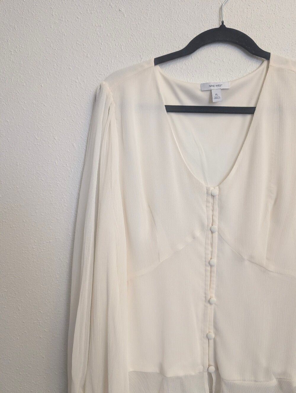 Nine West Long Sleeve V-Neck Button Front Chiffon Blouse Ivory Size XL NEW - Picture 4 of 8
